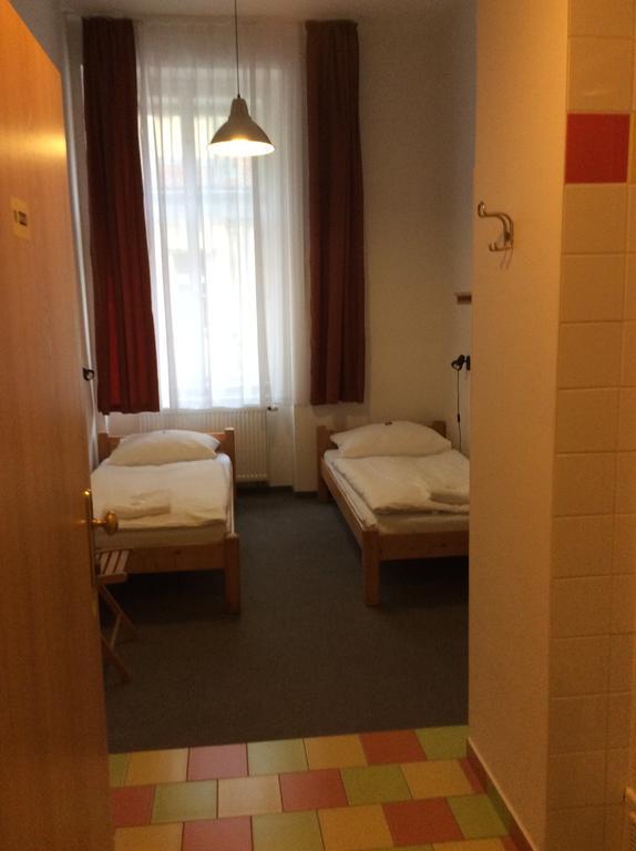 Travellers Hostel Praha Экстерьер фото