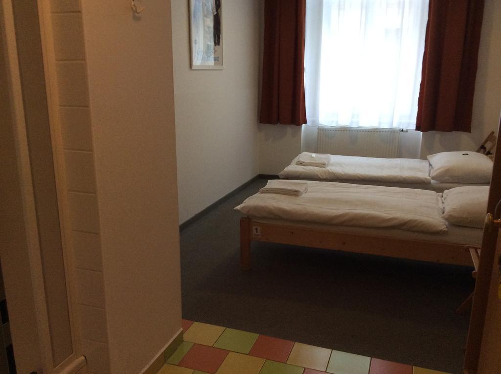 Travellers Hostel Praha Экстерьер фото